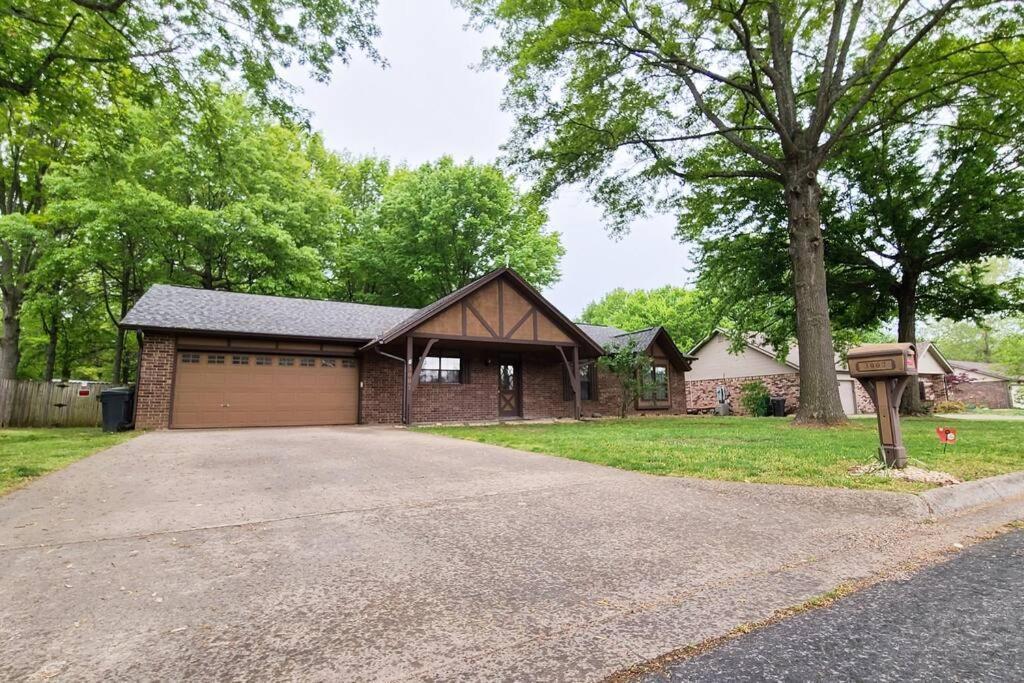 Centrally Located In Rogers And Bentonville! -Private Rooms Dış mekan fotoğraf